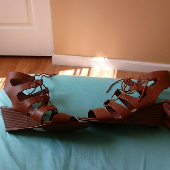 Shoes - Picture 2 of 2